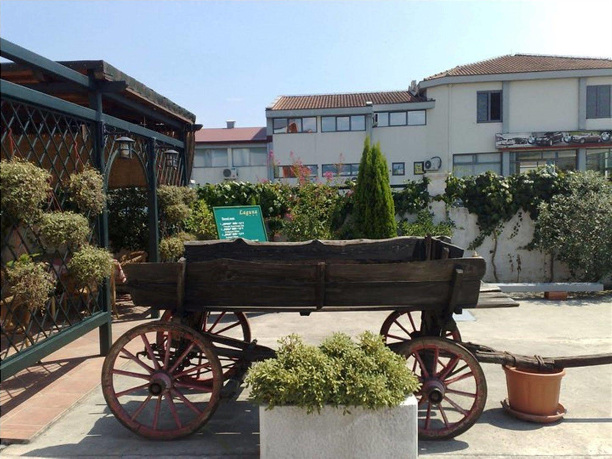 Hotel Laguna Podgorica Exterior foto